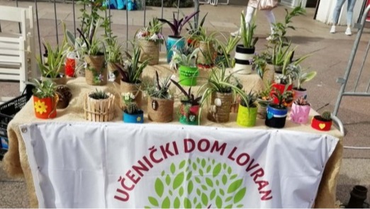 Spomenica Učeničke zadruge Marun